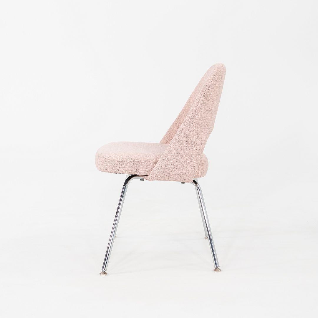 Moderne 2010s Paire de chaises de salle à manger sans bras en tissu Eero Saarinen pour Knoll en vente