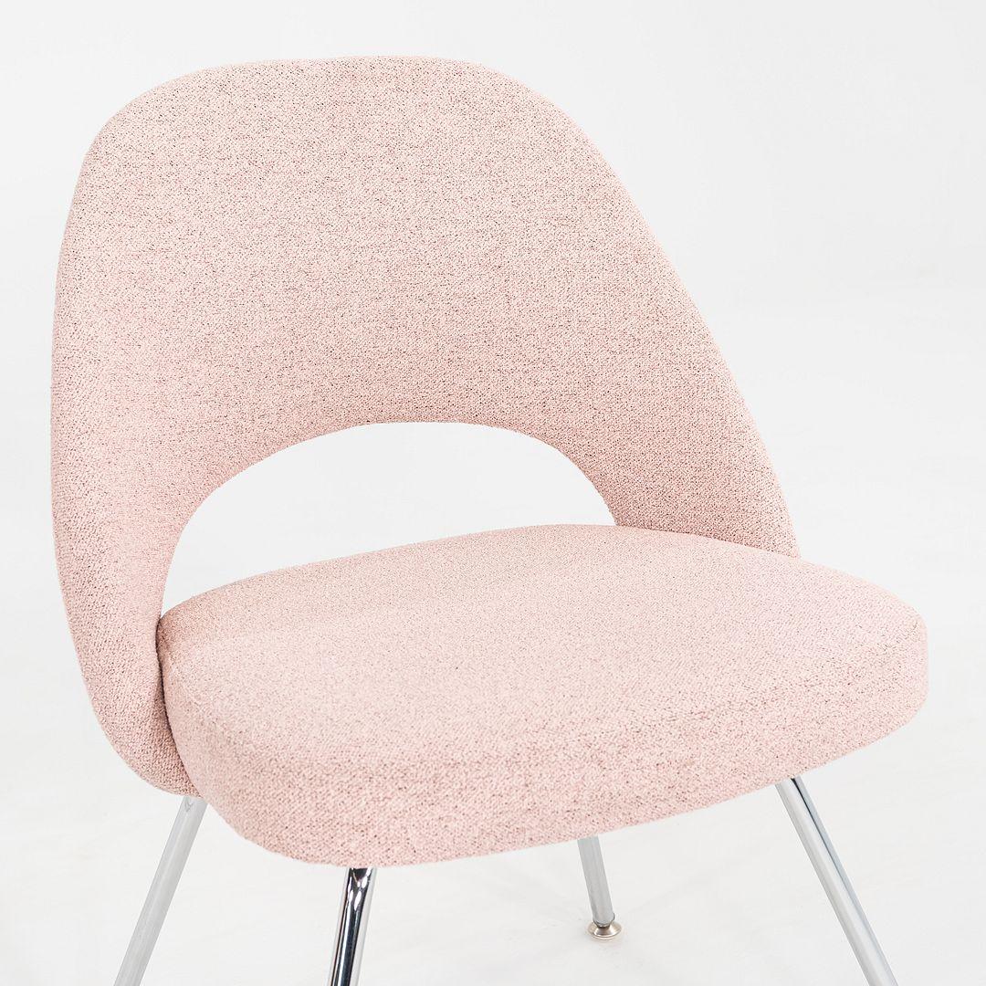 2010s Paire de chaises de salle à manger sans bras en tissu Eero Saarinen pour Knoll en vente 1
