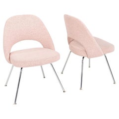 2010s Paire de chaises de salle à manger sans bras en tissu Eero Saarinen pour Knoll