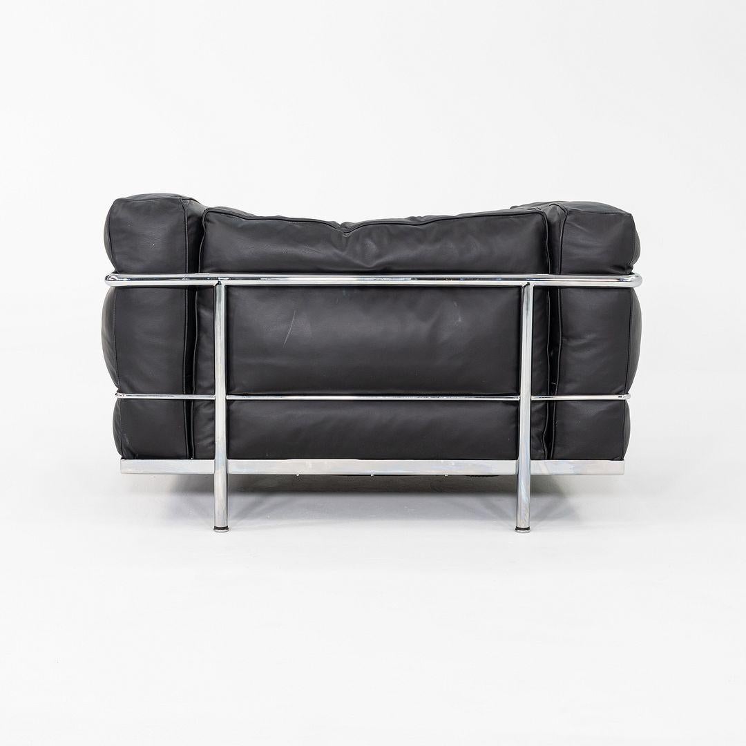 XXIe siècle et contemporain 2010s Paire de chaises de salon Le Corbusier Jeanneret, Perriand en cuir noir en vente