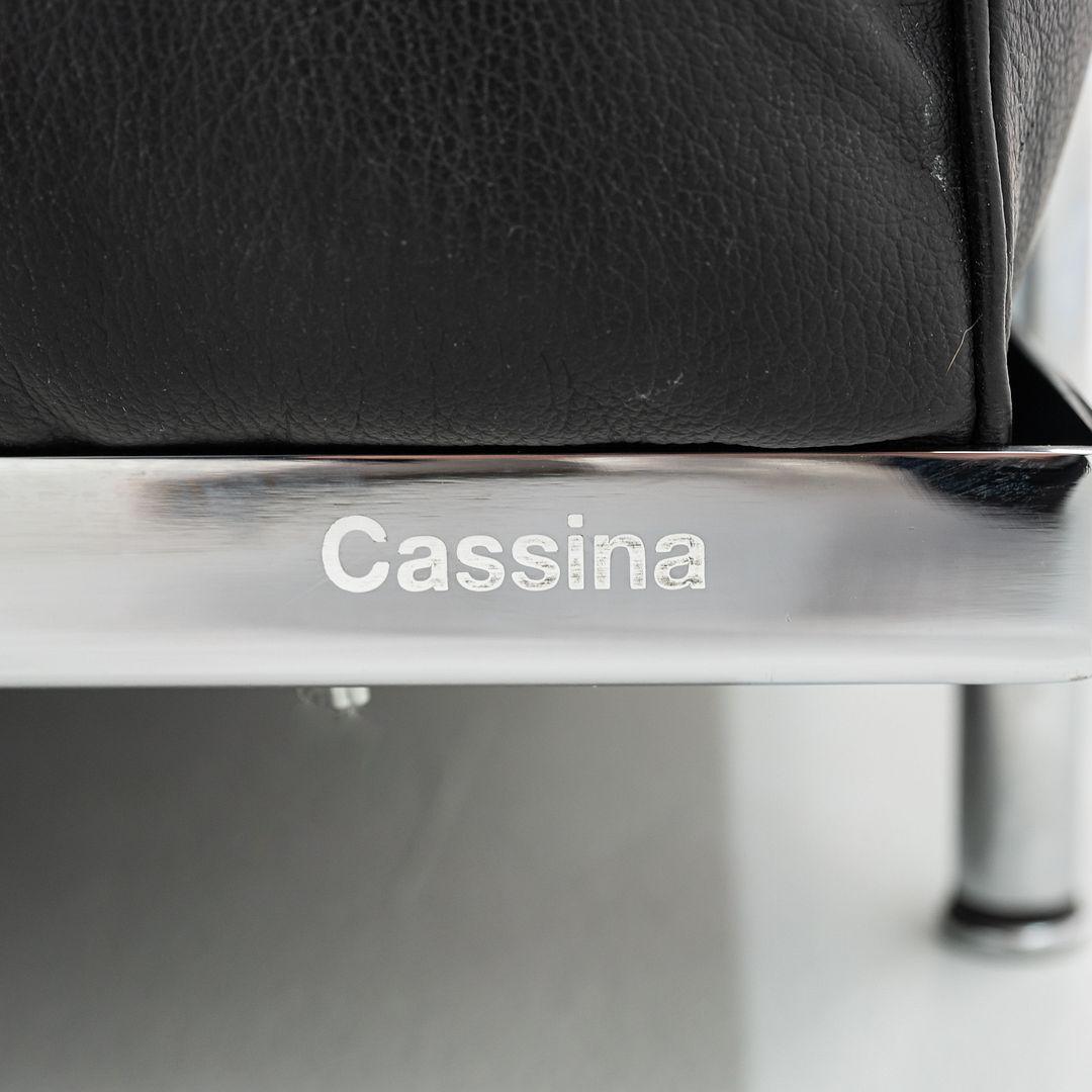 2010s Paire de chaises de salon Le Corbusier Jeanneret, Perriand en cuir noir en vente 1