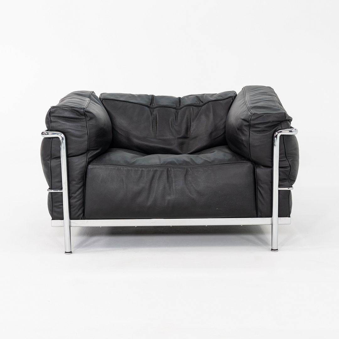 2010s Paire de chaises de salon Le Corbusier Jeanneret, Perriand en cuir noir en vente