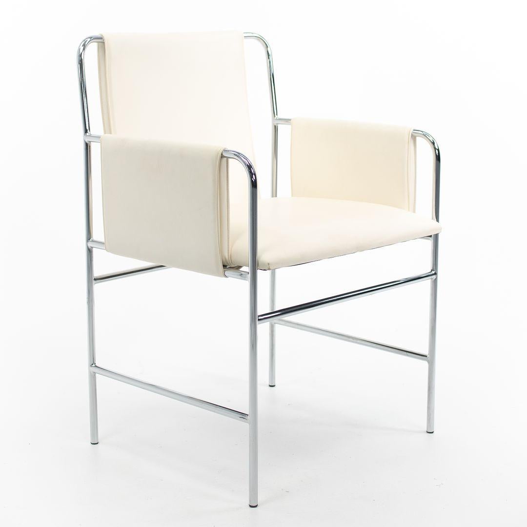 2010s Paire de chaises The Bennetts for Geiger Envelope Chairs en cuir blanc et chrome en vente 1