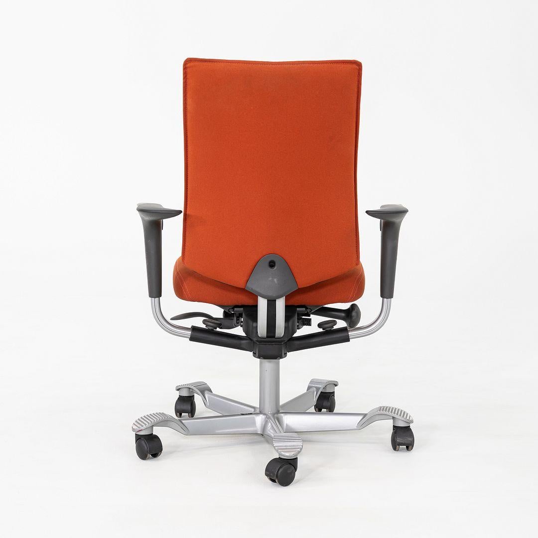 Moderne Années 2010 Peter Opsvik pour HAG Creed Chaise de bureau H05 en tissu orange 4x Available en vente
