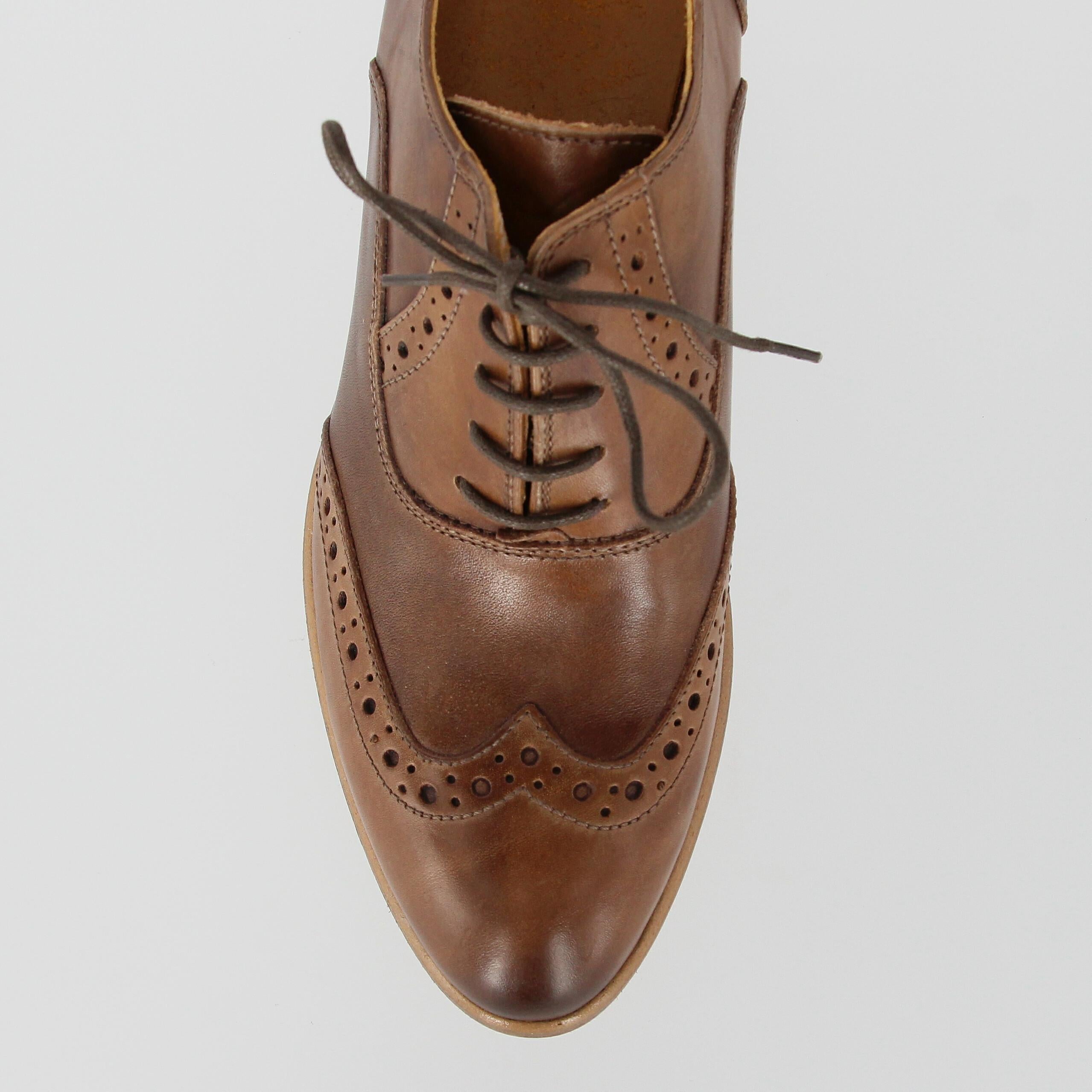 Women's 2010s Pollini Leather Lace-up Brogue Shoes