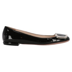 2010s Prada Chaussures de ballet en cuir verni noir