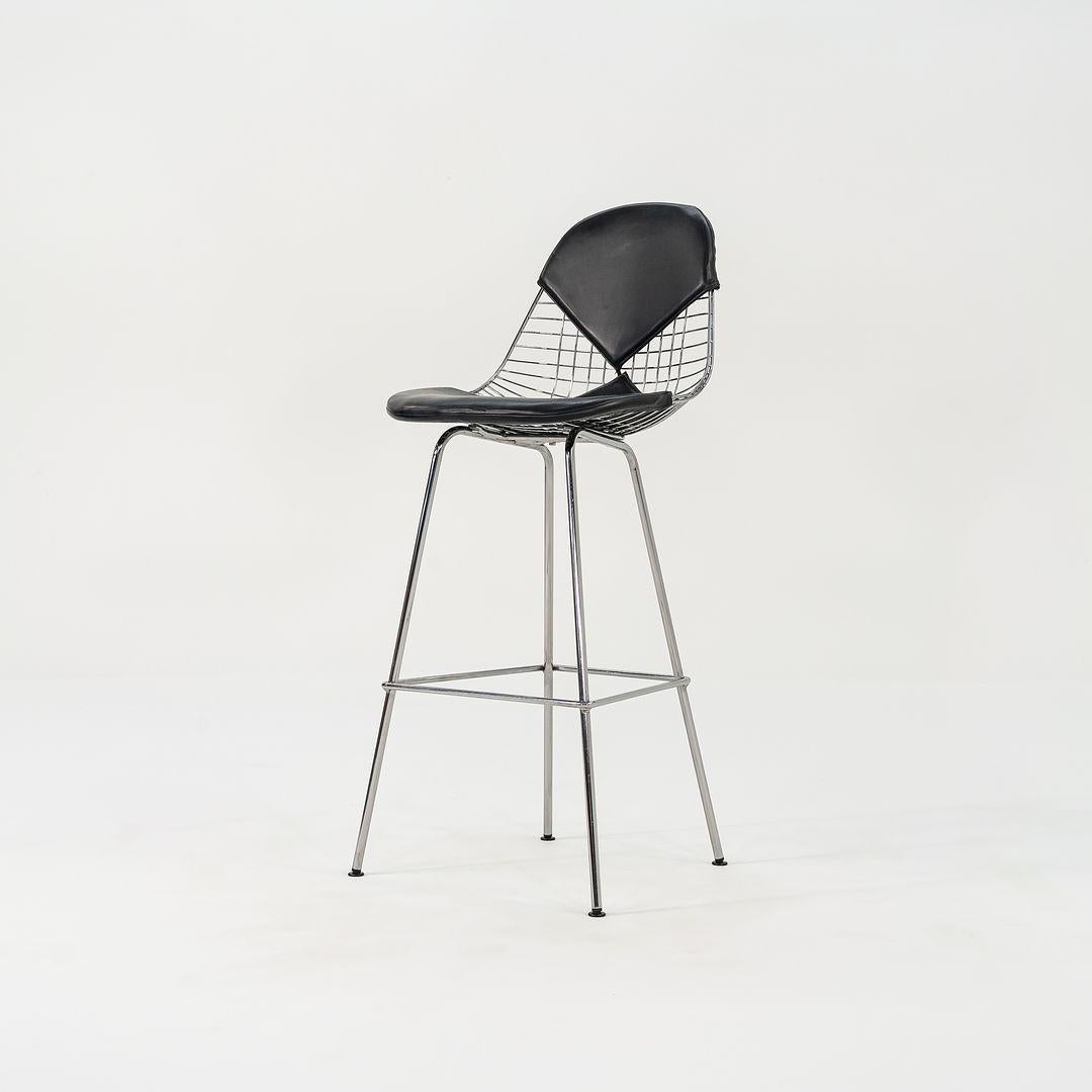 2010s Ray and Charles Eames for Herman Miller Wire Bar Stool w/ Bikini Pad (tabouret de bar en fil de fer) Bon état - En vente à Philadelphia, PA