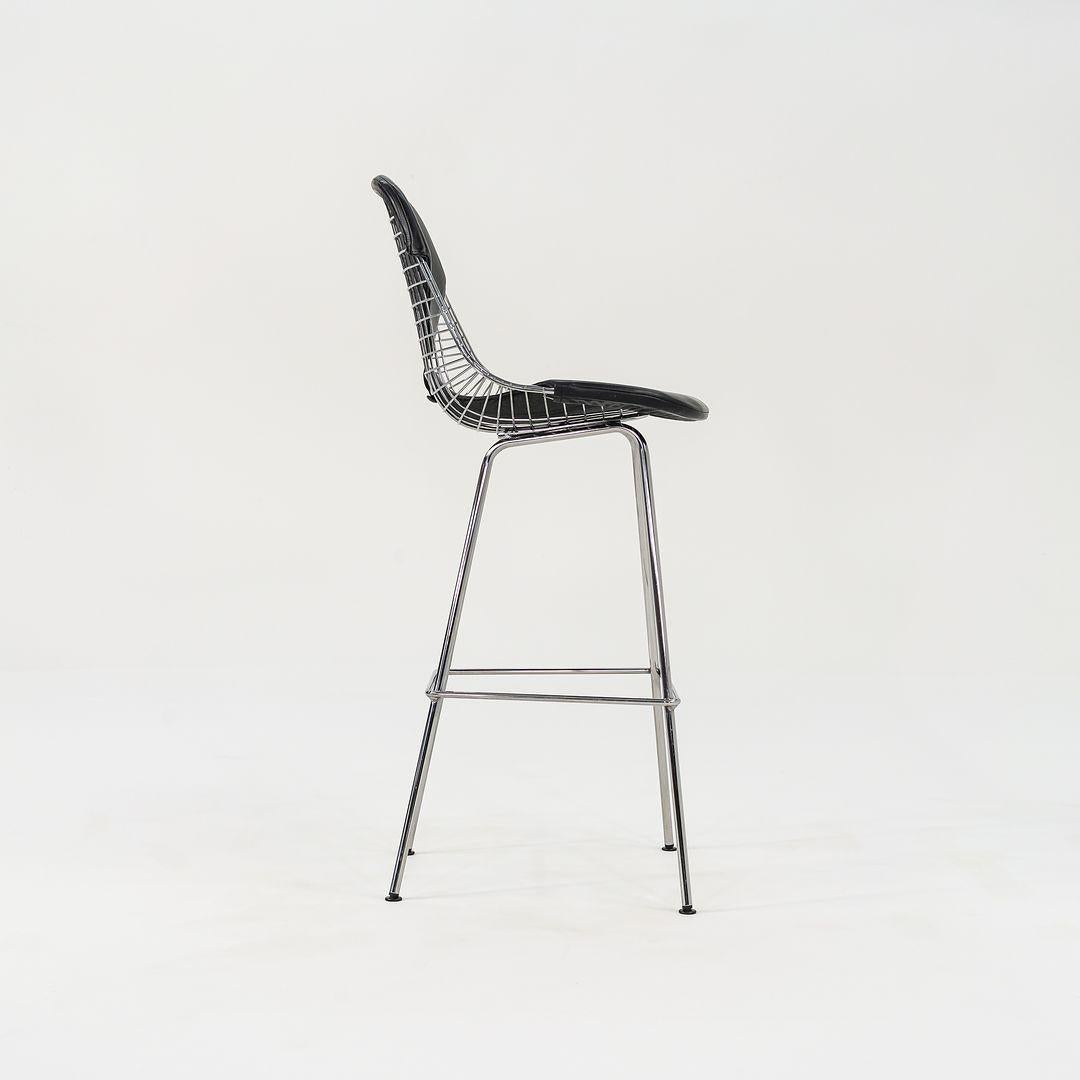 Acier 2010s Ray and Charles Eames for Herman Miller Wire Bar Stool w/ Bikini Pad (tabouret de bar en fil de fer) en vente