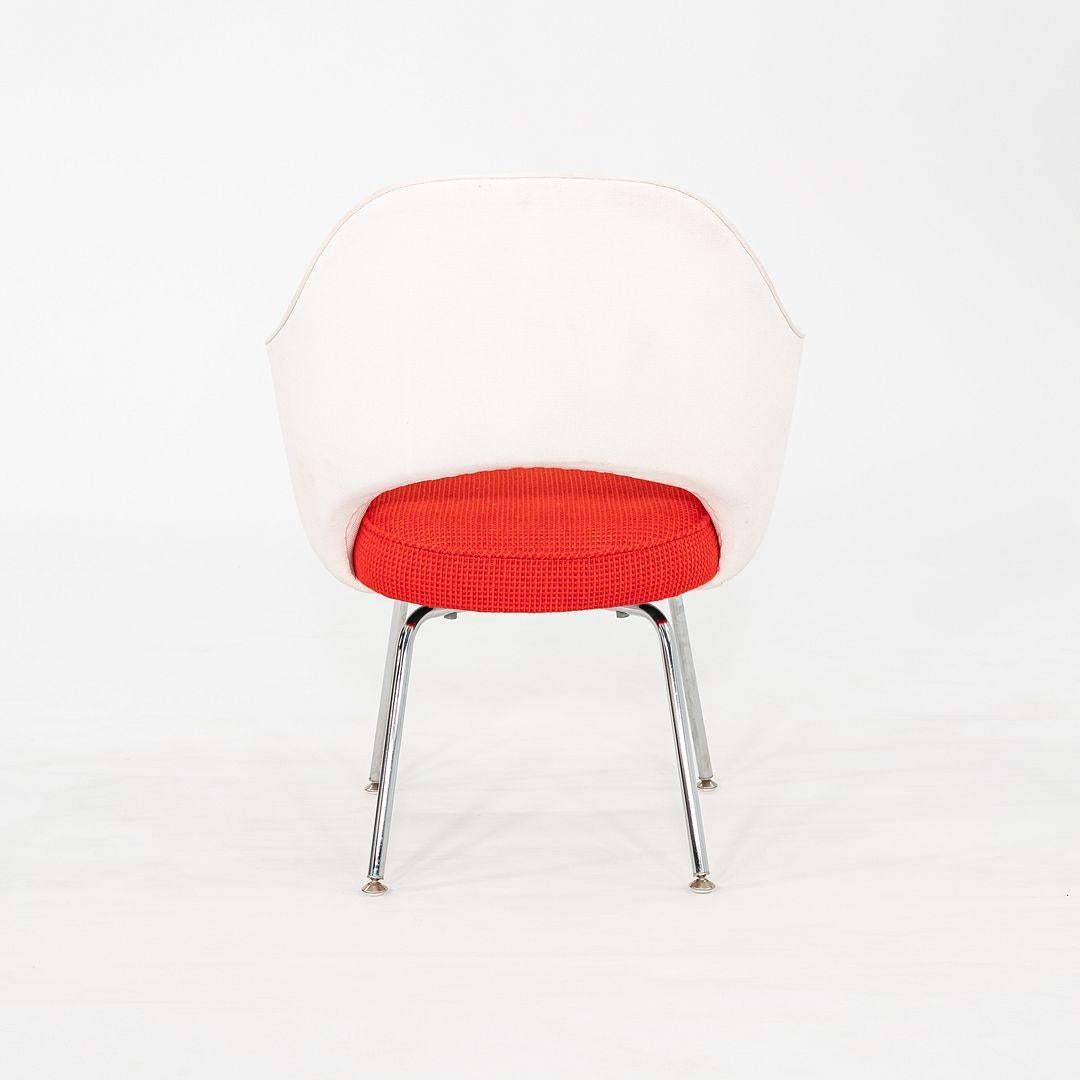 2010s Ensemble de 4 fauteuils de direction Eero Saarinen pour Knoll en tissu bicolore en vente 5