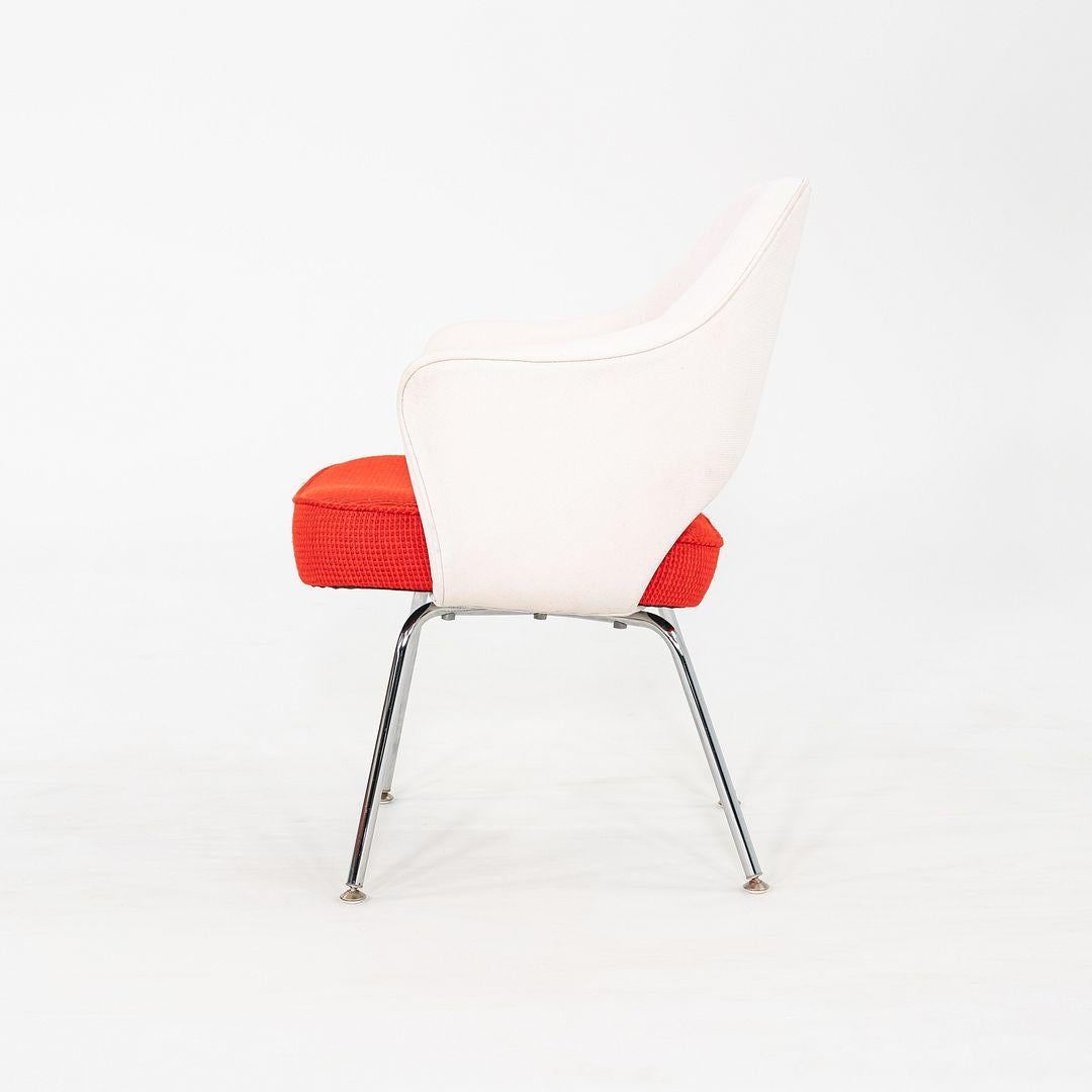 XXIe siècle et contemporain 2010s Ensemble de 4 fauteuils de direction Eero Saarinen pour Knoll en tissu bicolore en vente