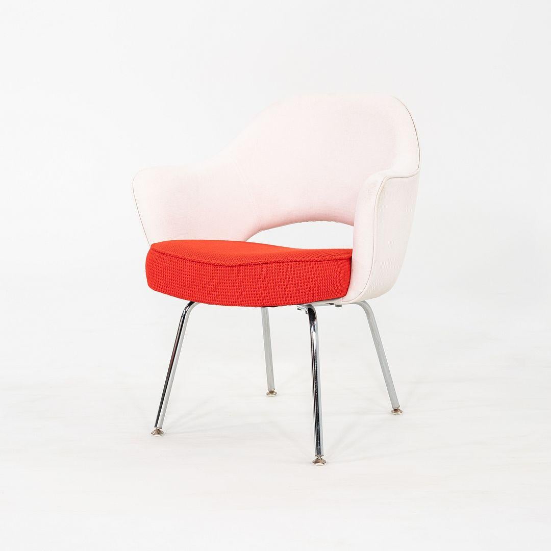 Acier 2010s Ensemble de 4 fauteuils de direction Eero Saarinen pour Knoll en tissu bicolore en vente
