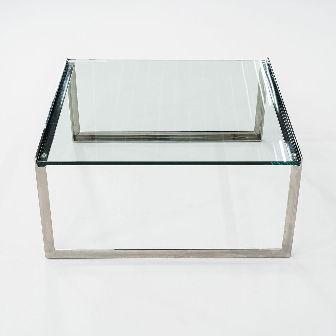 XXIe siècle et contemporain 2010s Shelton Table d'appoint pour café SM en acier inoxydable avec plateau en verre 30 en vente