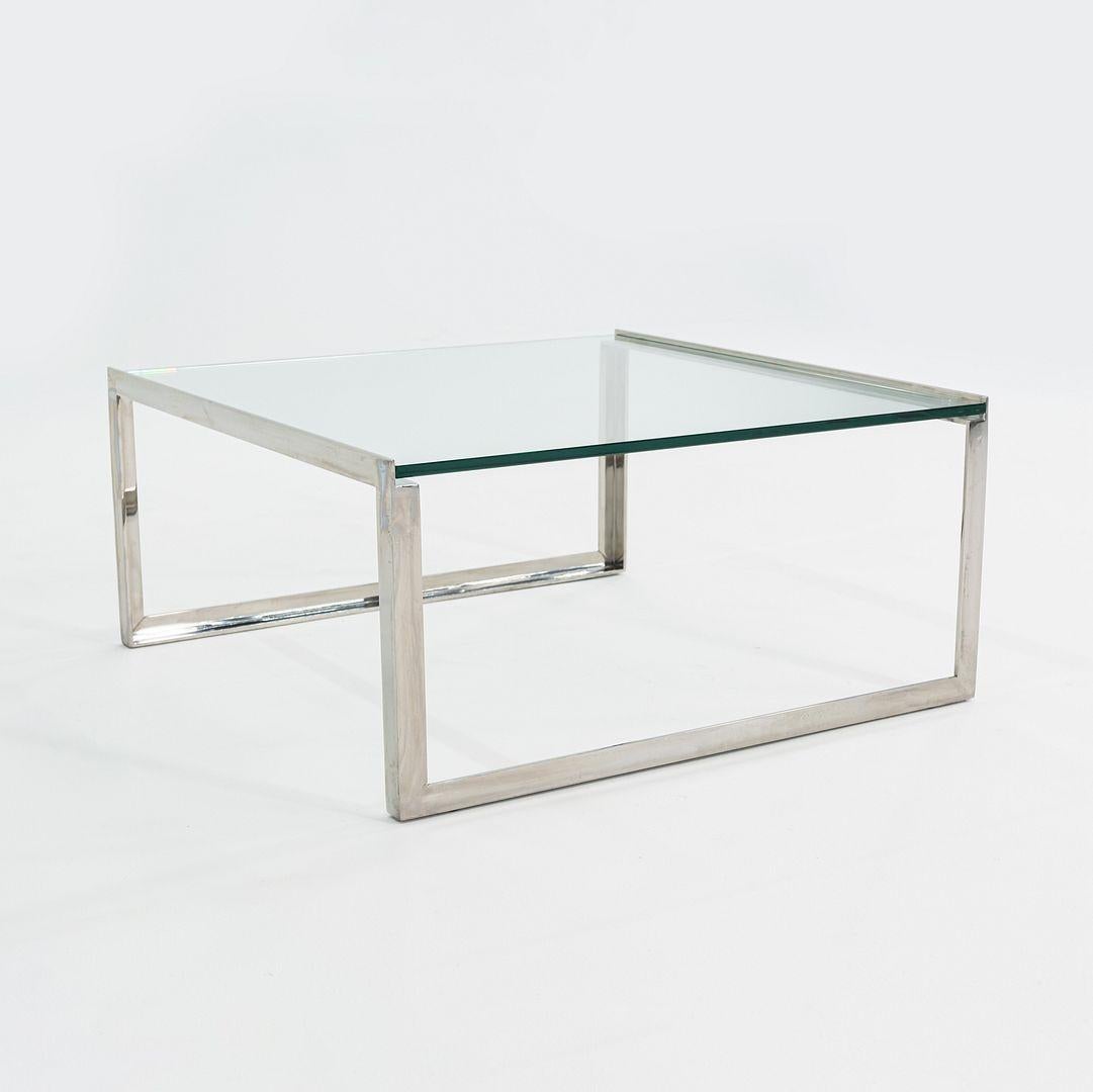 Acier 2010s Shelton Table d'appoint pour café SM en acier inoxydable avec plateau en verre 30 en vente