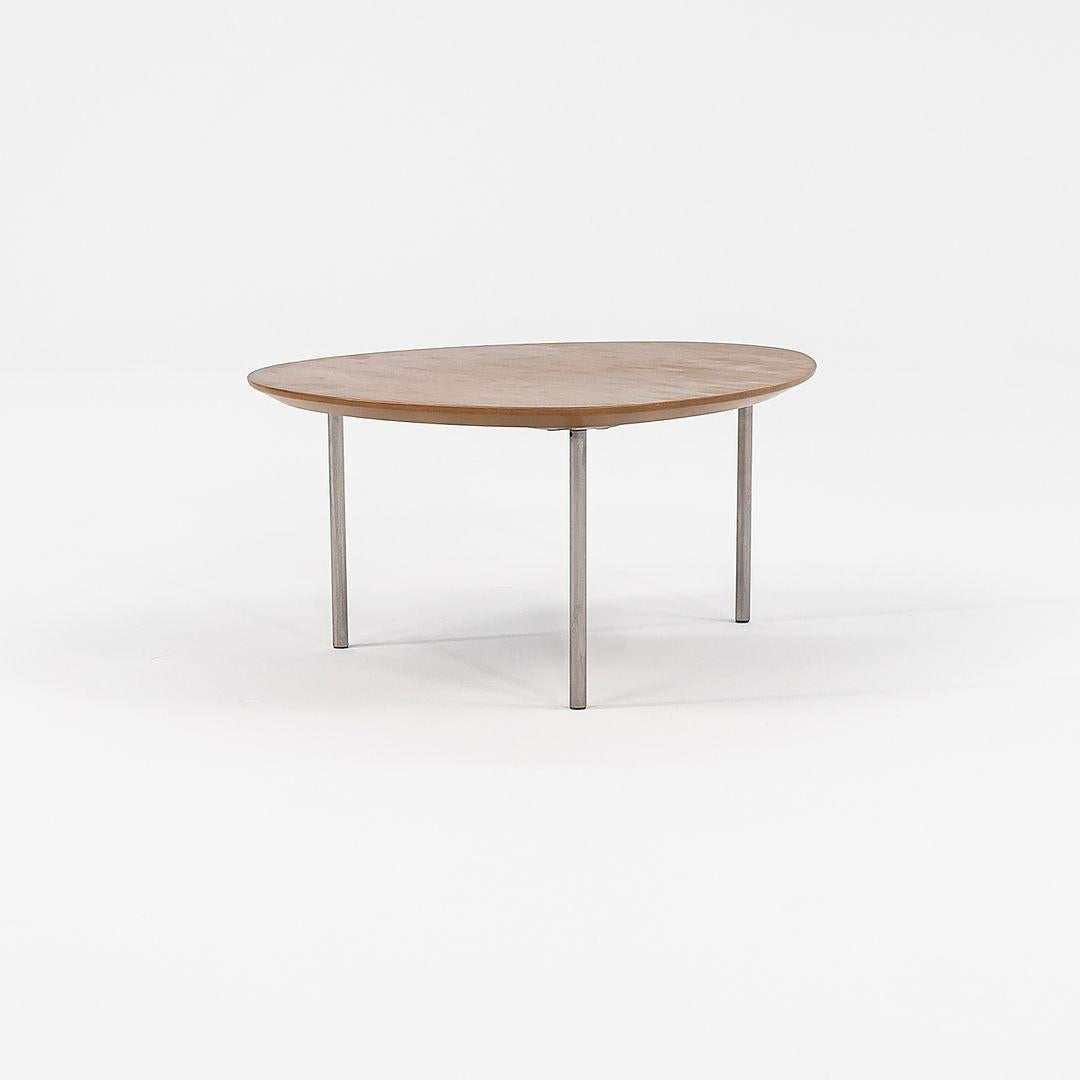 Moderne 2010s STUA Table basse / d'appoint avec pieds en acier inoxydable Made in Spain en vente