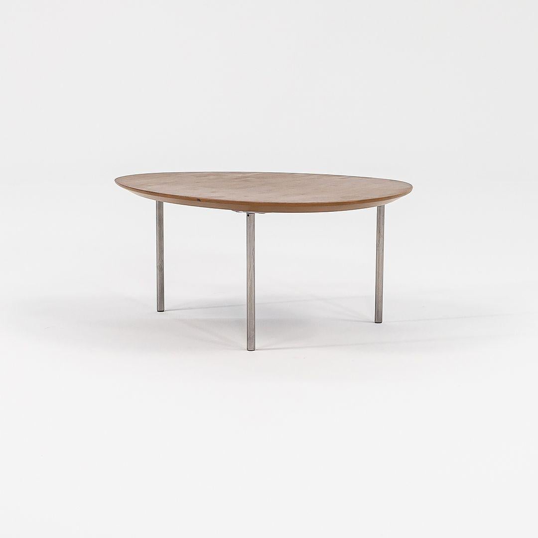 2010s STUA Table basse / d'appoint avec pieds en acier inoxydable Made in Spain Bon état - En vente à Philadelphia, PA