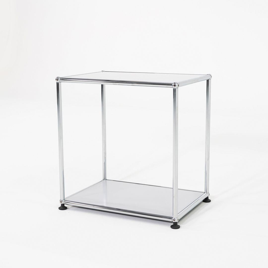 2010s USM Haller Second Cycle Side / End Table in Matte Silver 20 x 14 x 21 en vente 3
