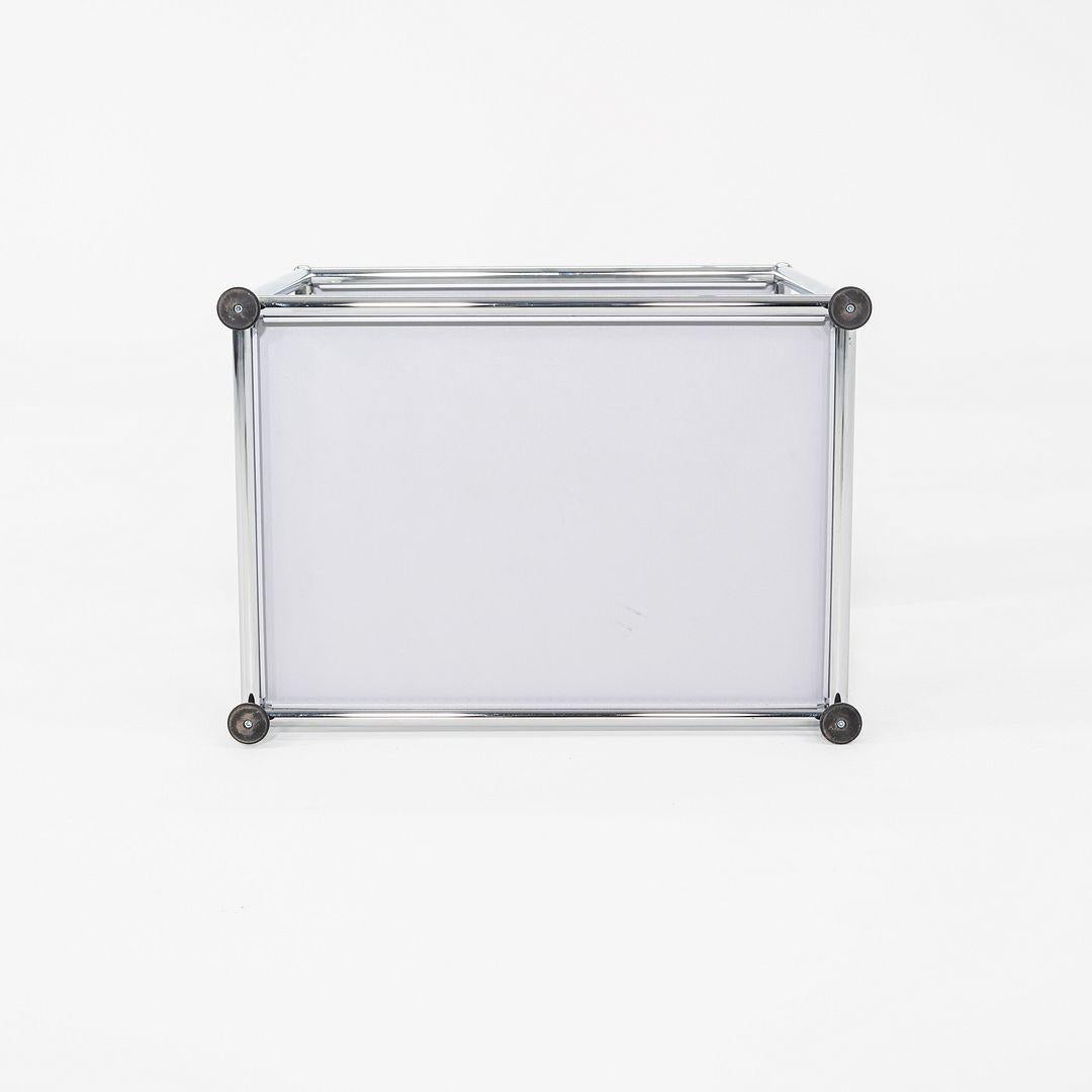Suisse 2010s USM Haller Second Cycle Side / End Table in Matte Silver 20 x 14 x 21 en vente