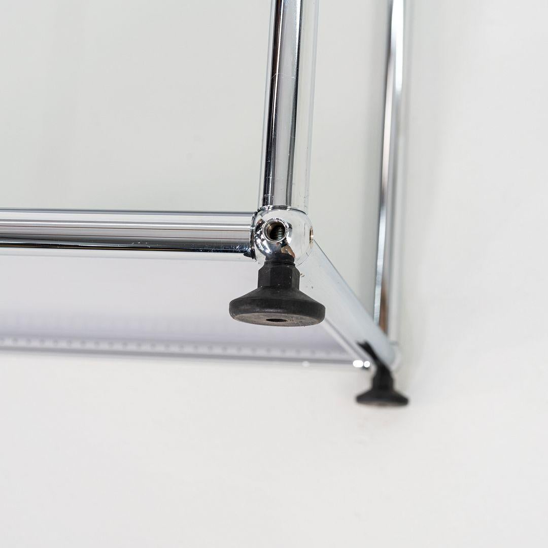 XXIe siècle et contemporain 2010s USM Haller Second Cycle Side / End Table in Matte Silver 20 x 14 x 21 en vente