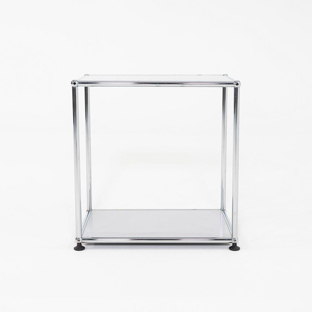 2010s USM Haller Second Cycle Side / End Table in Matte Silver 20 x 14 x 21 en vente 2
