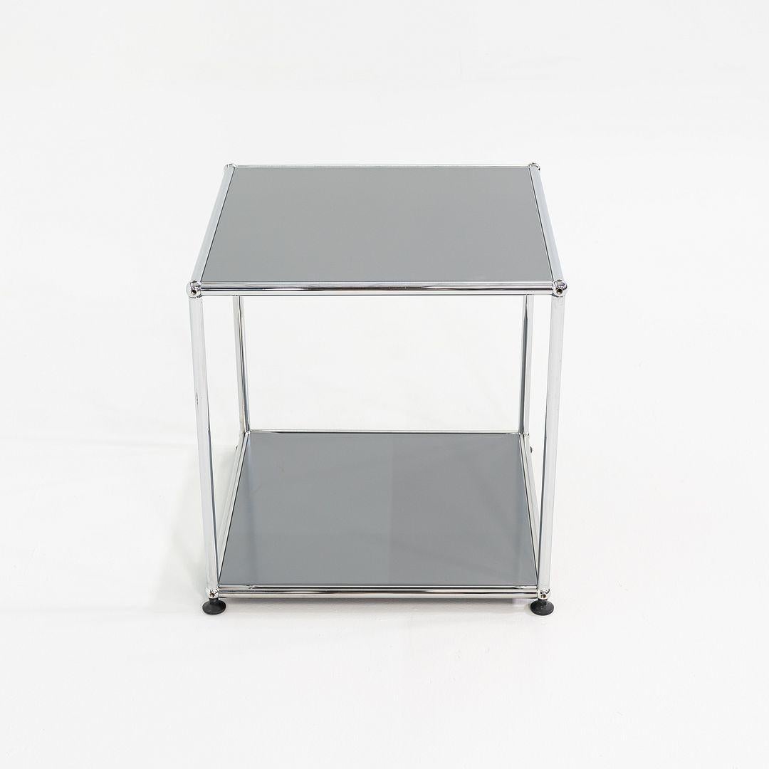 Usm Haller 2010s Secondo Ciclo Tavolino / Tavola da tavolo in grigio medio 20x20x21 2x Disponibile In condizioni ottime in vendita a Philadelphia, PA