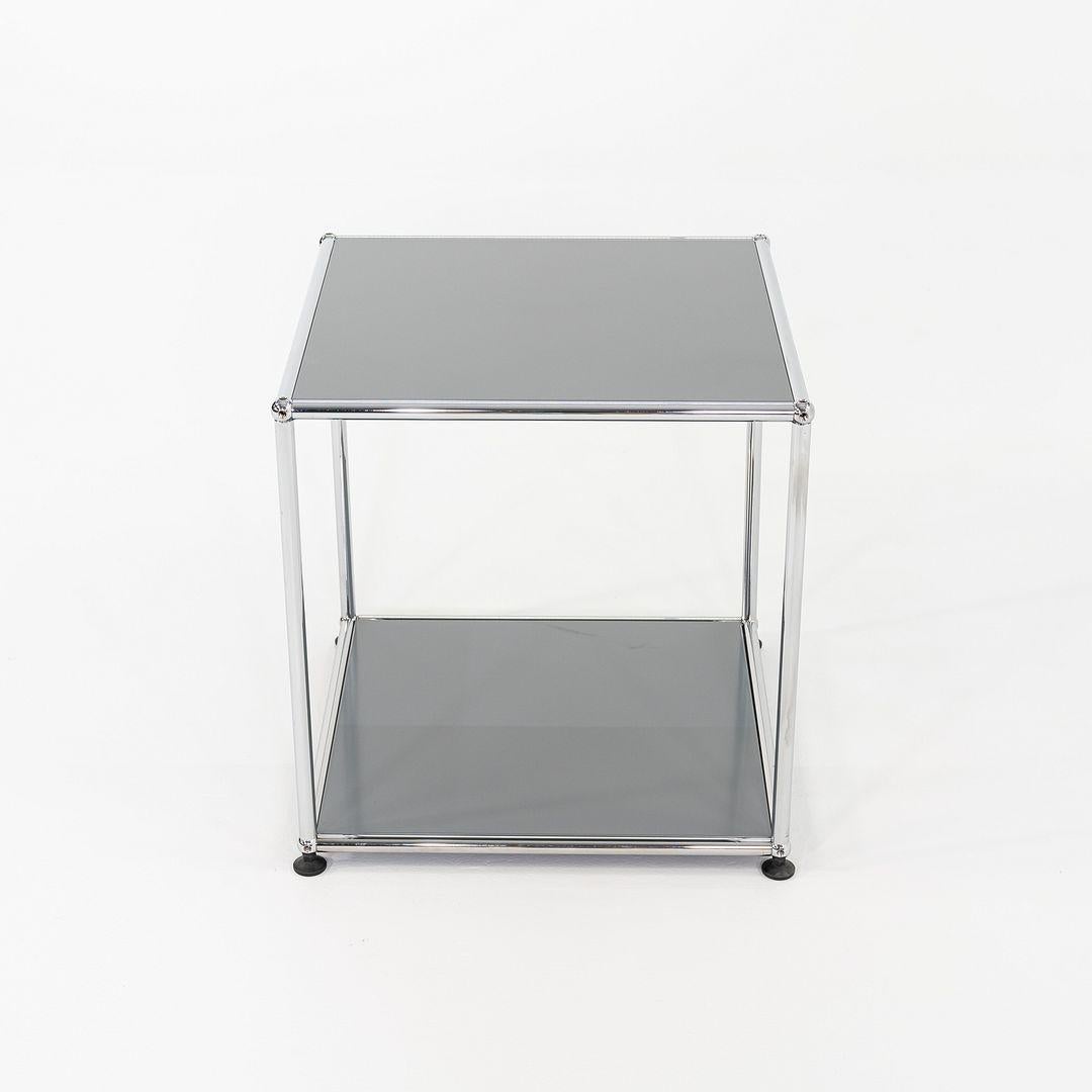 XXI secolo e contemporaneo Usm Haller 2010s Secondo Ciclo Tavolino / Tavola da tavolo in grigio medio 20x20x21 2x Disponibile in vendita