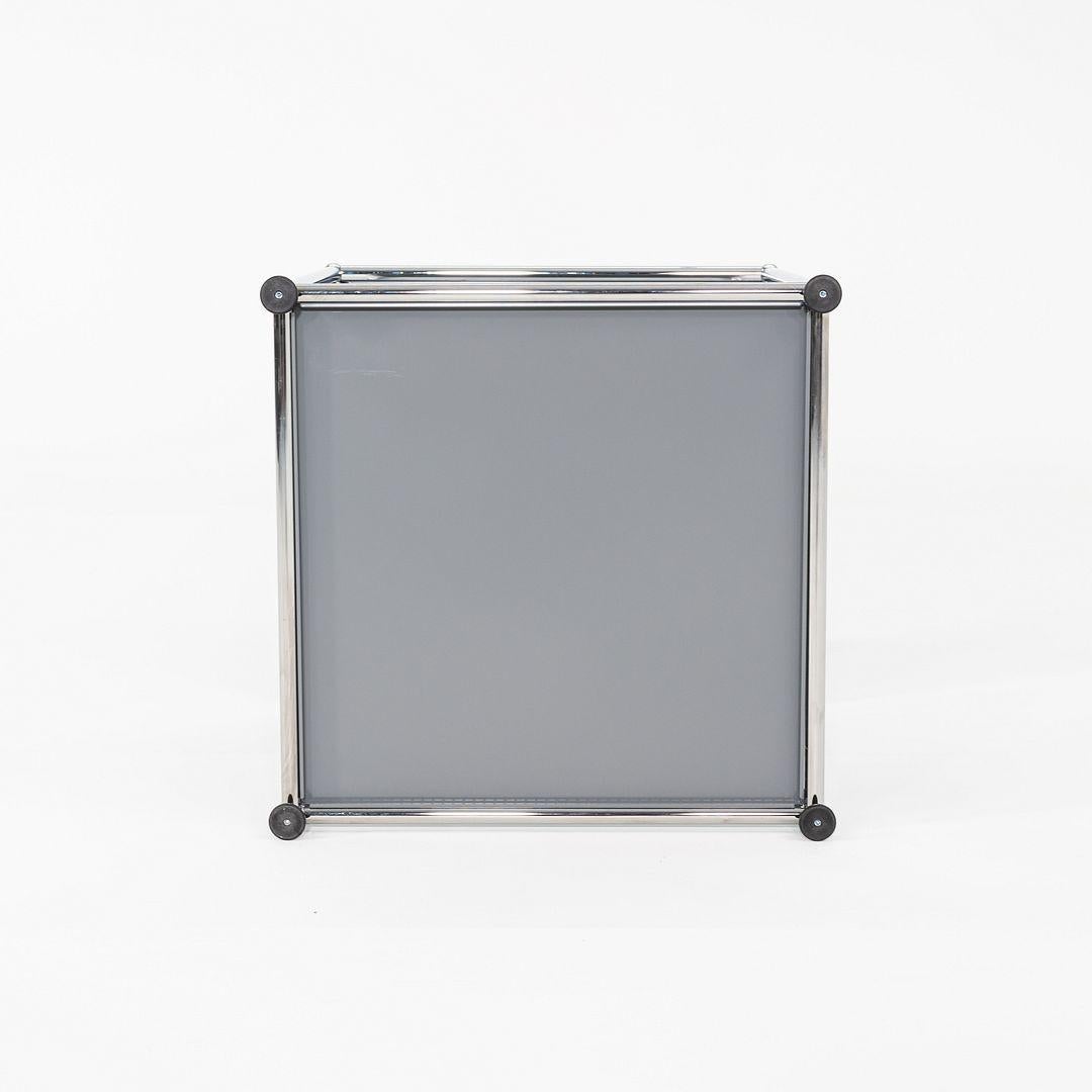 Usm Haller 2010s Secondo Ciclo Tavolino / Tavola da tavolo in grigio medio 20x20x21 2x Disponibile in vendita 2