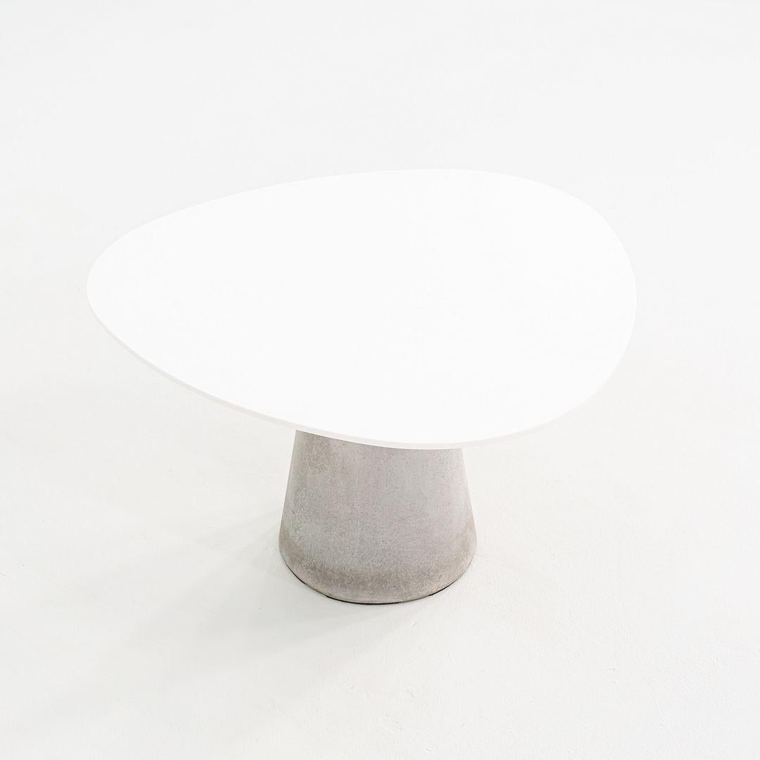 2010s Wolfgang Mezger for Davis Tosca Side / Coffee Table with Concrete Base Siglo XXI y contemporáneo en venta