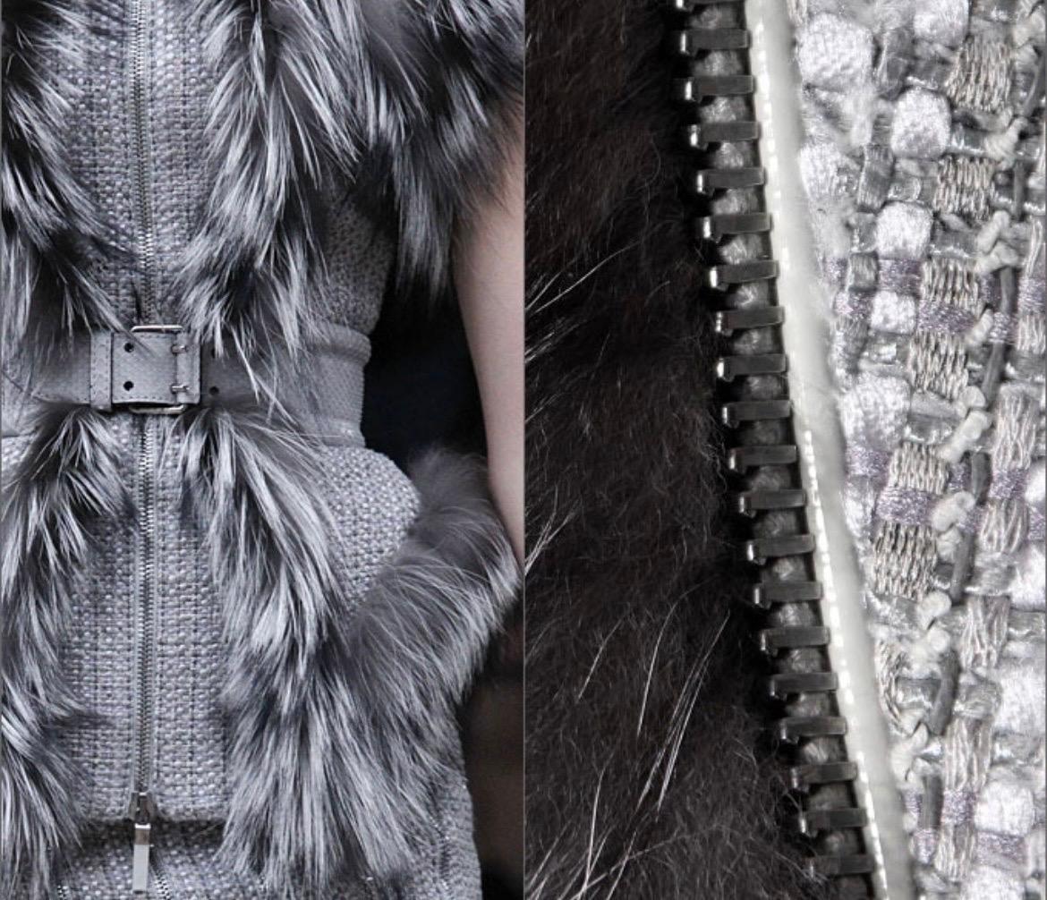 2011 Alexander McQueen Gilet Frock Coat in tweed argento con pelliccia di volpe In condizioni ottime in vendita a Montgomery, TX