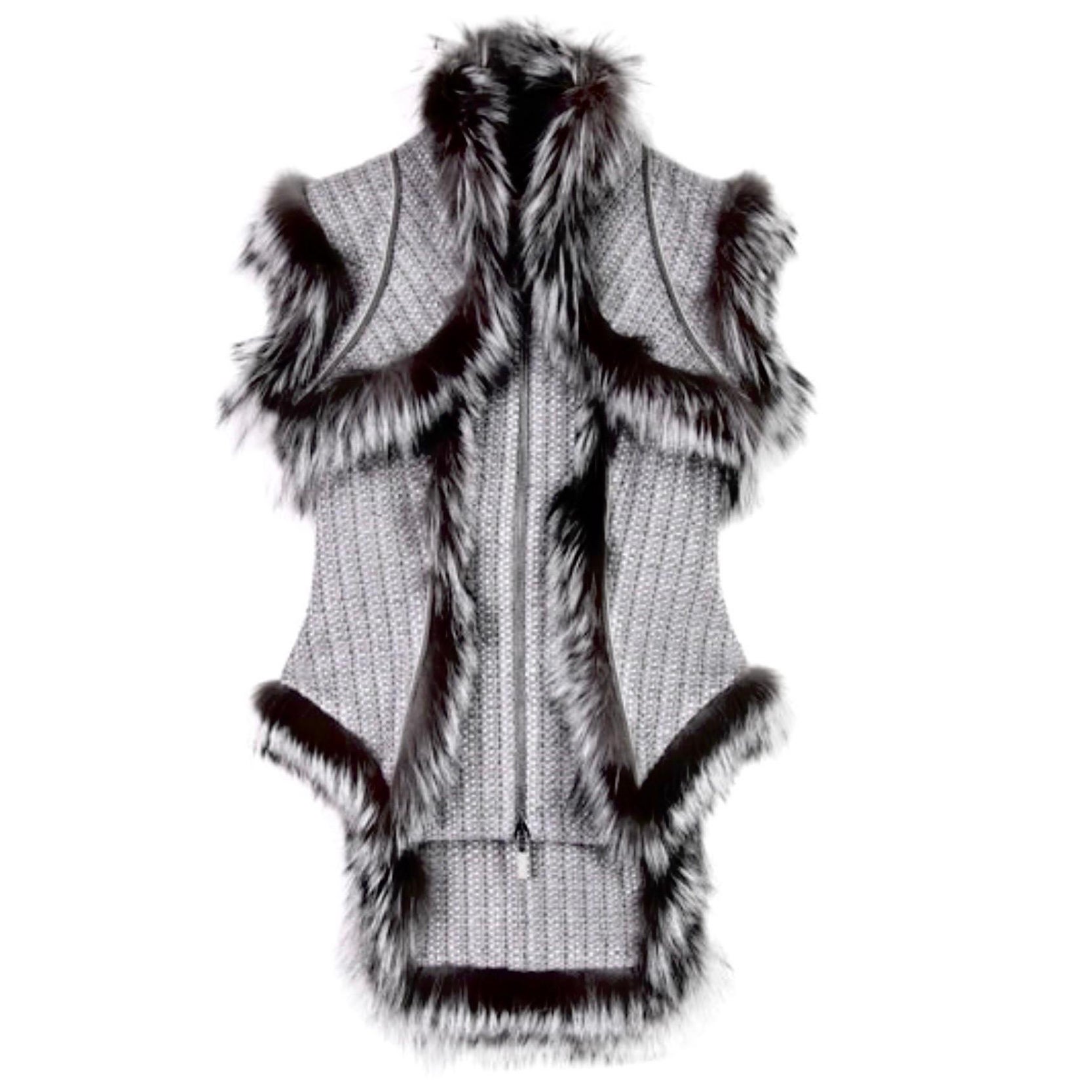 2011 Alexander McQueen Gilet Frock Coat in tweed argento con pelliccia di volpe