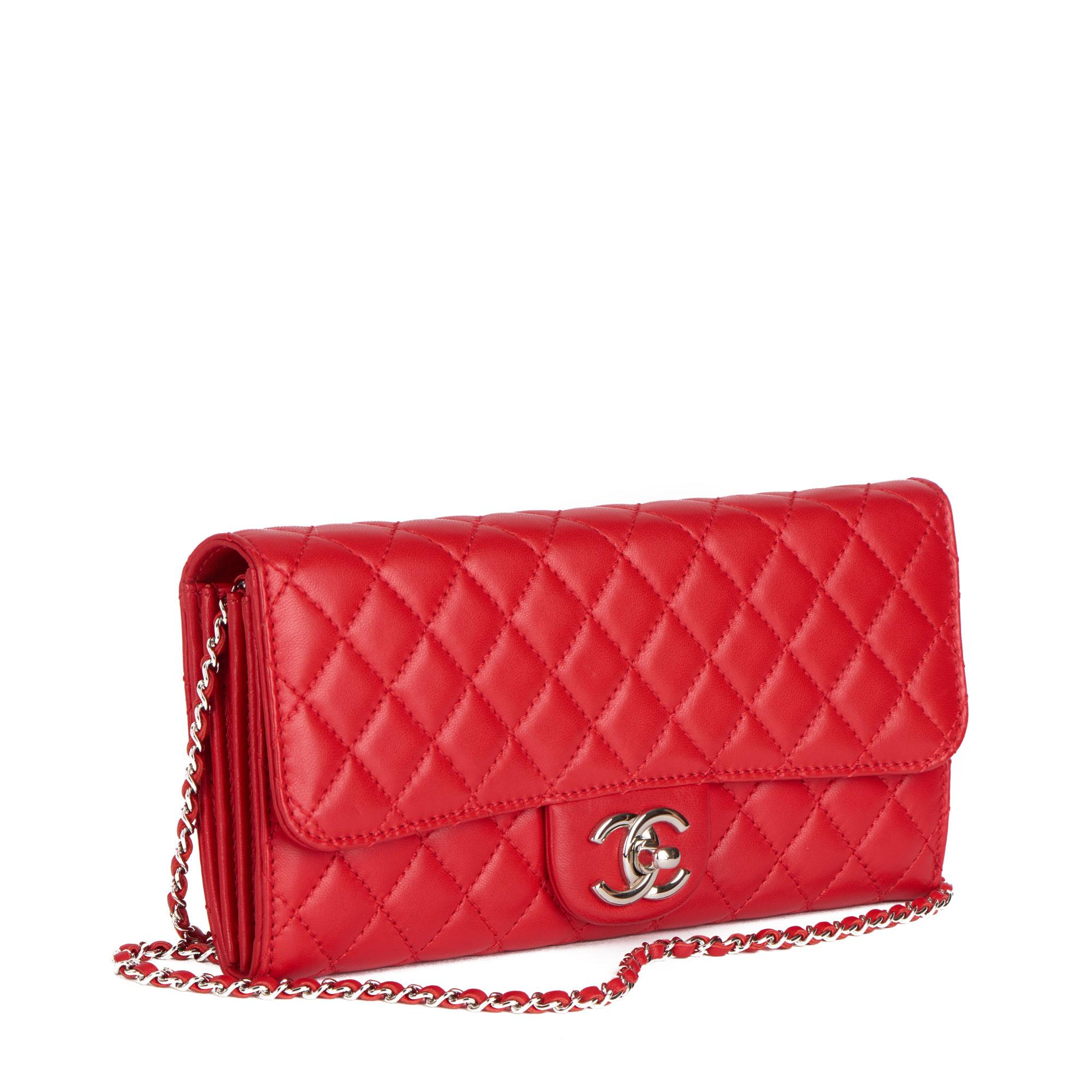 CHANEL
Red Quilted Lambskin Classic Clutch-on-Chain COC

Xupes Reference: HB4177
Serial Number: 14300422
Age (Circa): 2011
Accompanied By: Chanel Dust Bag, Box, Authenticity Card
Authenticity Details: Authenticity Card, Serial Sticker (Made in