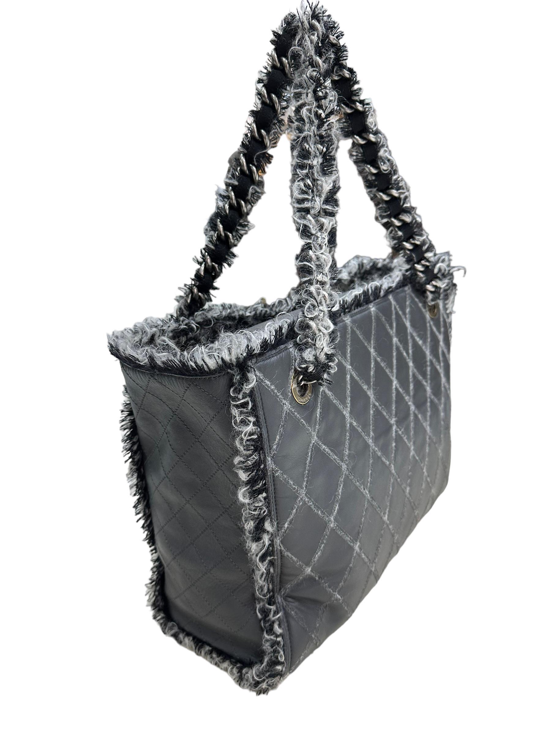 Women's 2011 Chanel Tweed Grey Tote Bag For Sale