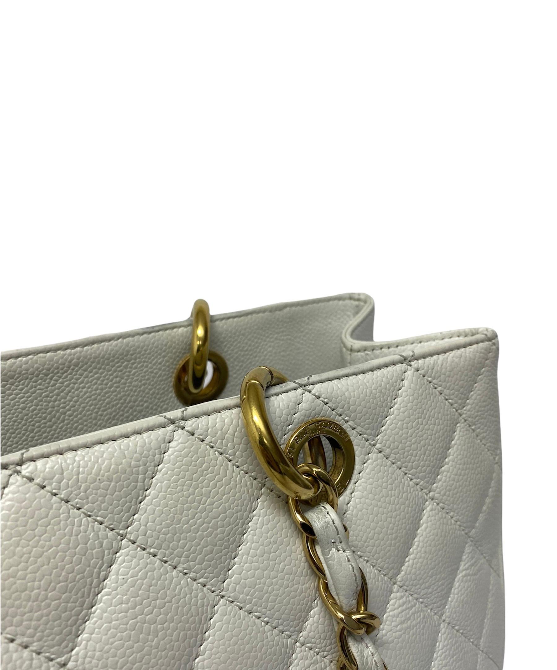 Women's 2011 Chanel White Leather GST Bag