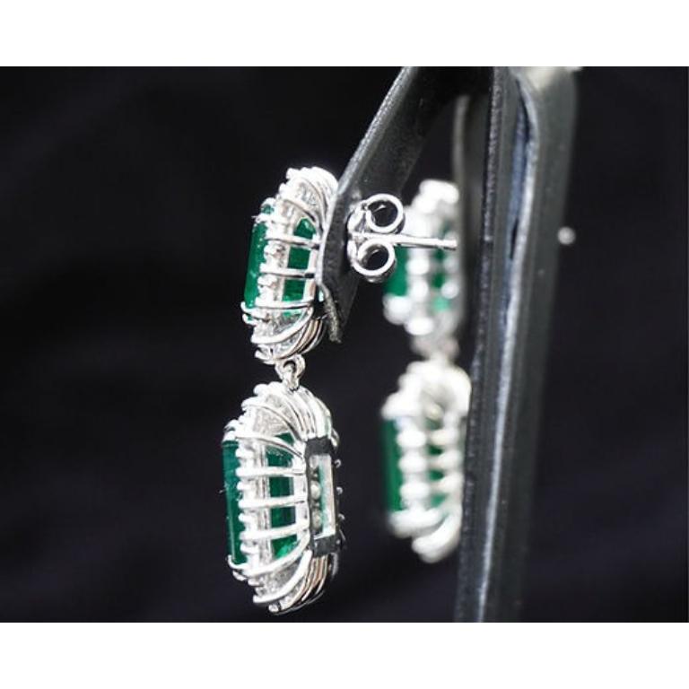 20.11 Ct Emerald Dangle Earrings For Sale 7