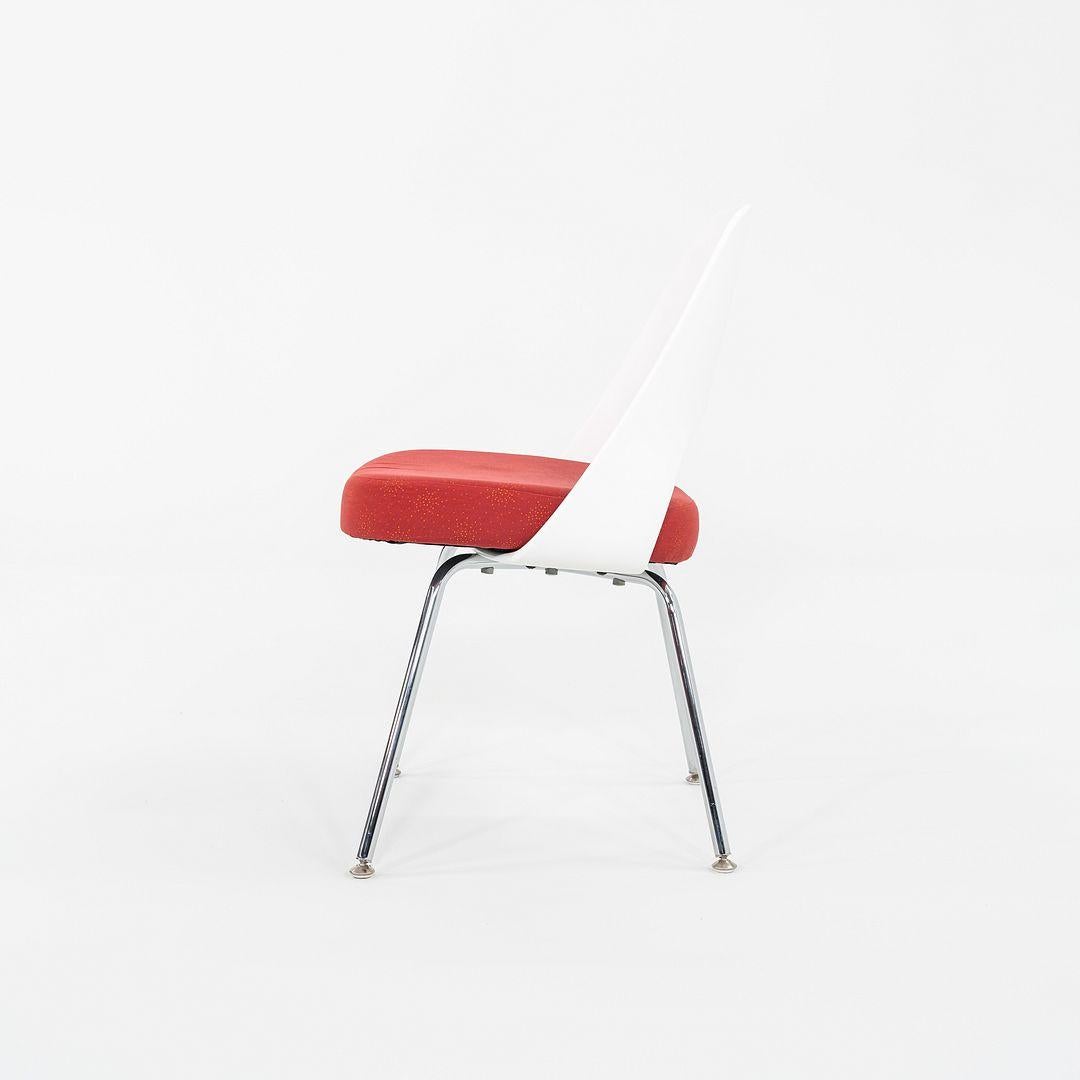 Americano 2011 Eero Saarinen per Knoll Sedie direzionali senza braccioli in bianco in vendita