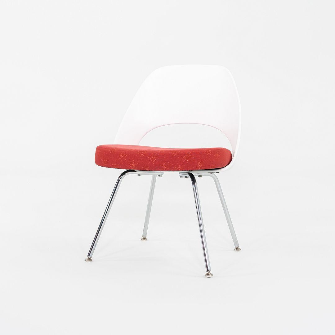 Acciaio 2011 Eero Saarinen per Knoll Sedie direzionali senza braccioli in bianco in vendita