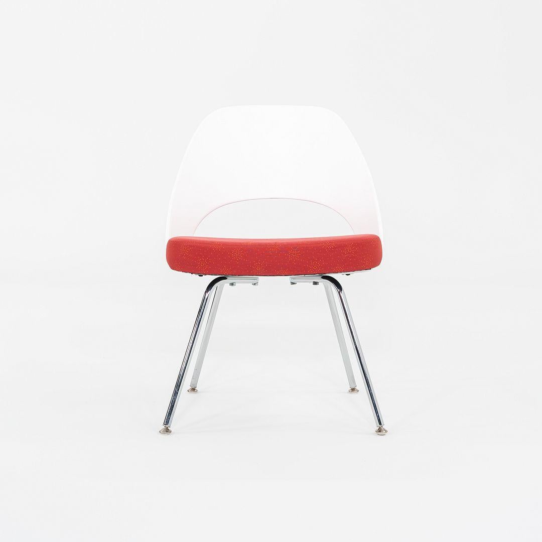 2011 Eero Saarinen per Knoll Sedie direzionali senza braccioli in bianco in vendita 1