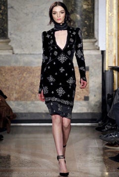 2011 Emilio Pucci Schwarzes Samtkleid mit Kristallverzierungen