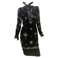 2011 Emilio Pucci Schwarzes Samtkleid mit Kristallverzierungen