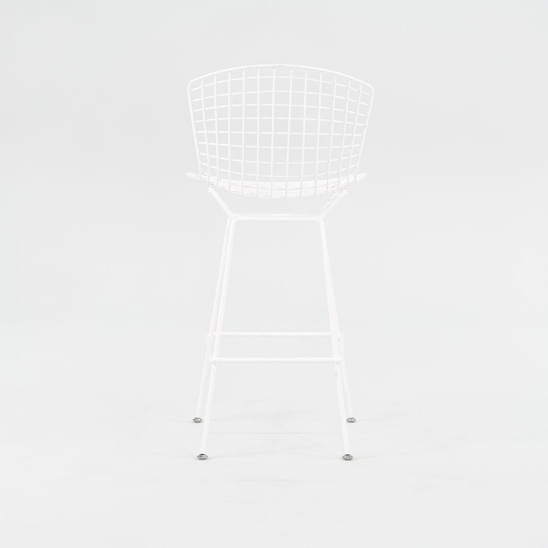 2011 Harry Bertoia für Knoll Barhocker in Weiß, Modell 428C, 9x verfügbar im Angebot 1