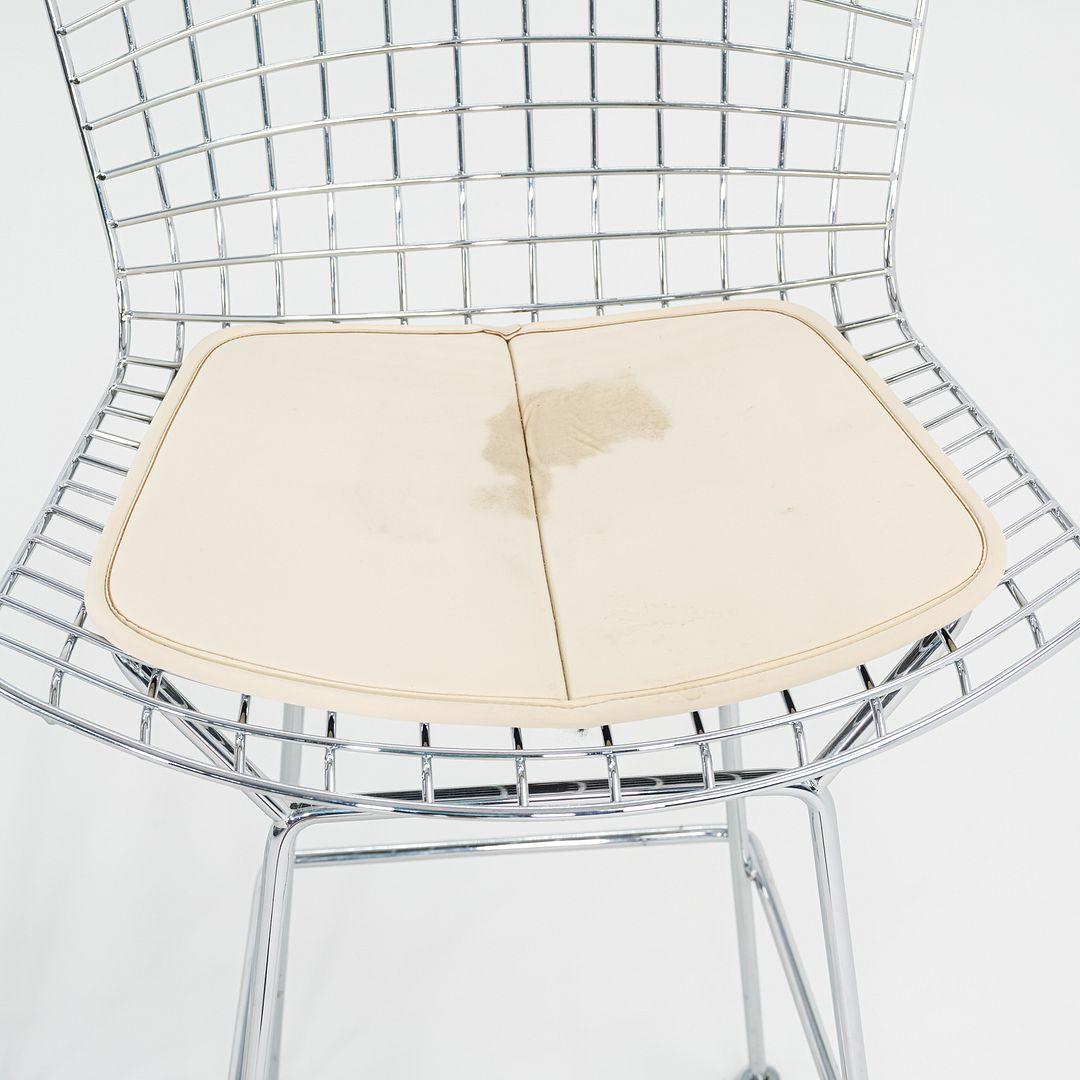 2011 Harry Bertoia per Knoll Sgabelli da bar cromati con padiglioni in tessuto avorio in vendita 3