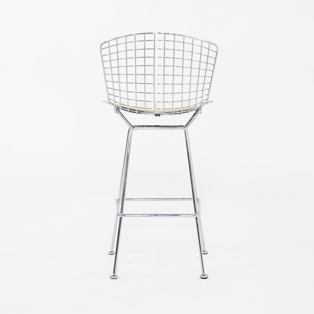 XXI secolo e contemporaneo 2011 Harry Bertoia per Knoll Sgabelli da bar cromati con padiglioni in tessuto avorio in vendita