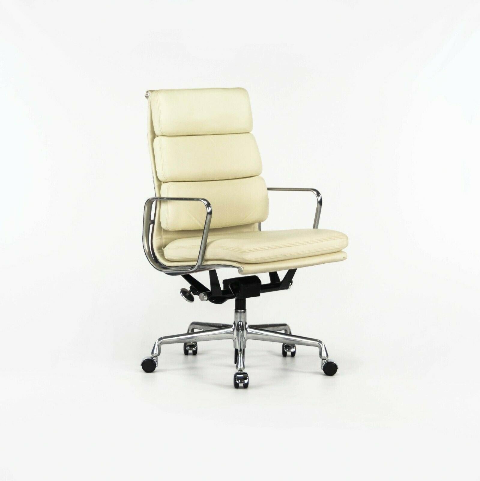 Modern 2011 Herman Miller Eames Aluminum Group Executive Soft Pad Desk Chair Ivory 12+