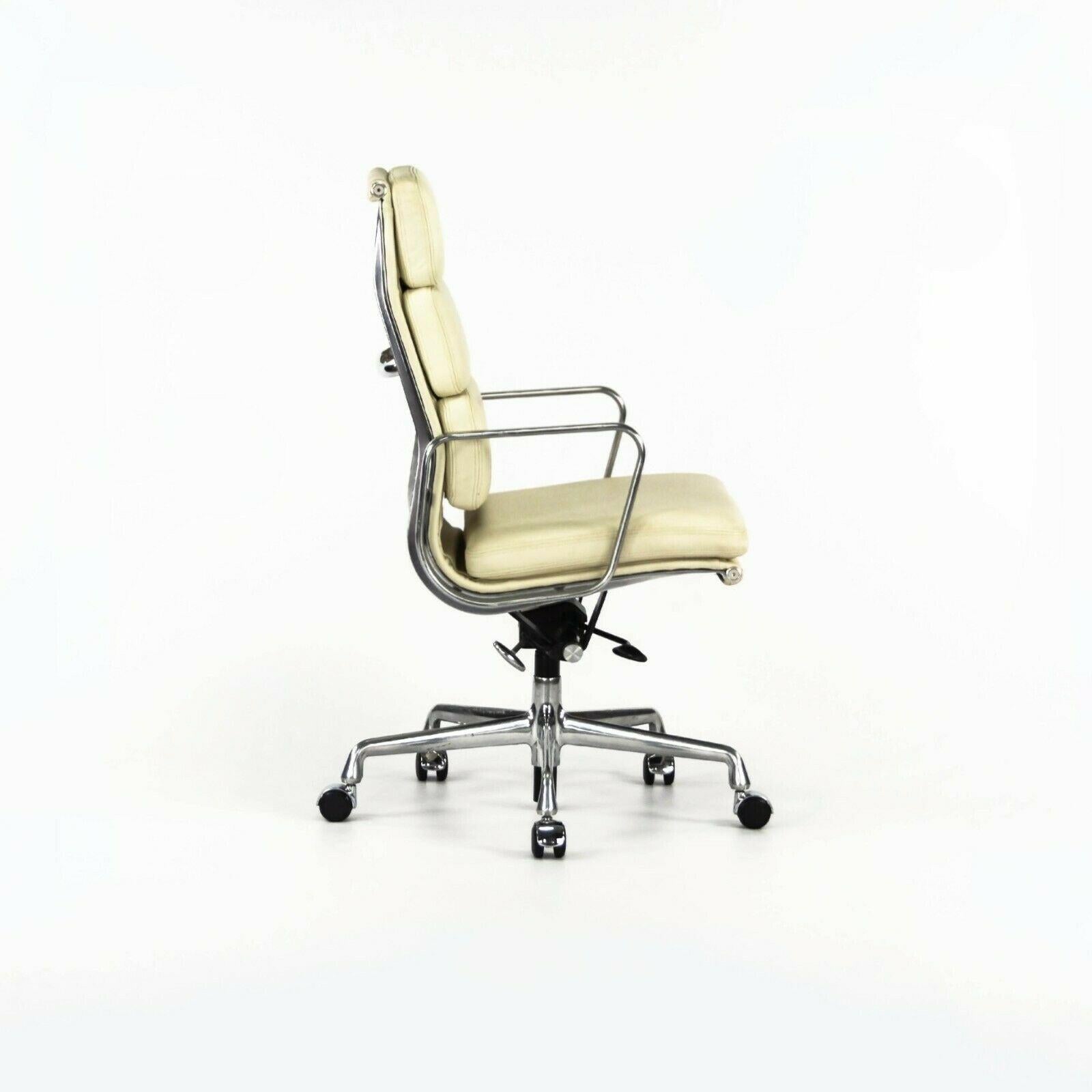 American 2011 Herman Miller Eames Aluminum Group Executive Soft Pad Desk Chair Ivory 12+