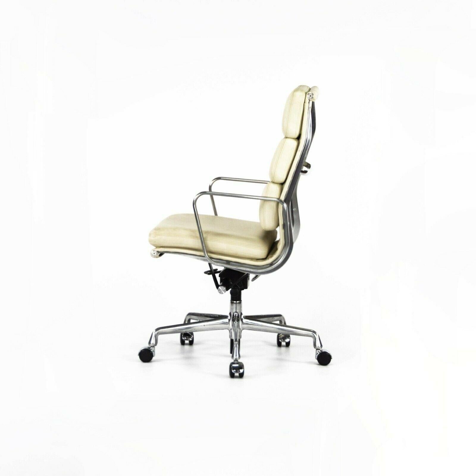 2011 Herman Miller Eames Aluminum Group Executive Soft Pad Desk Chair Ivory 12+ 2