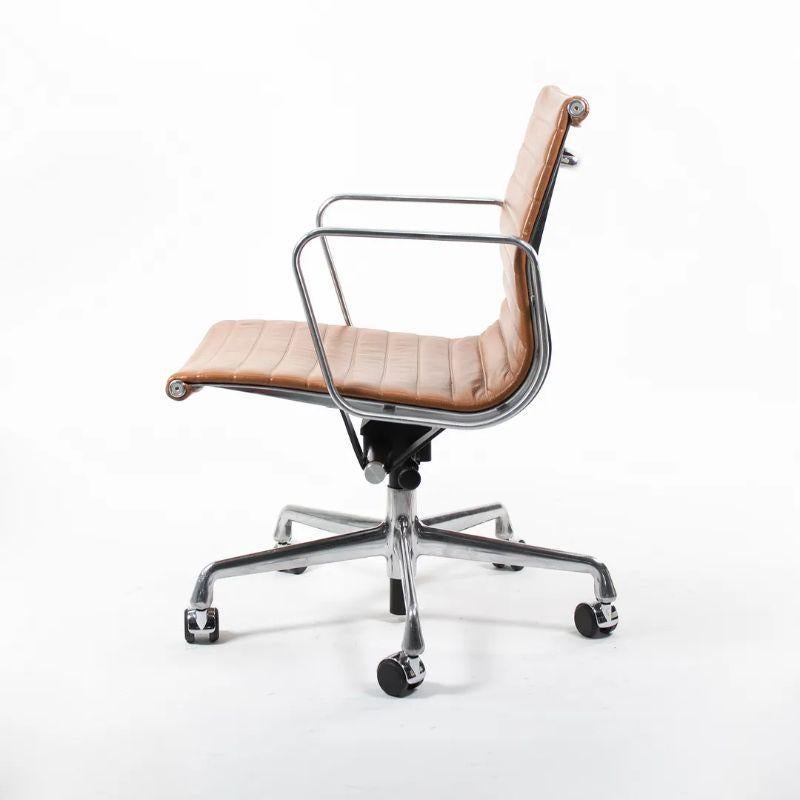 2011 Herman Miller Eames Aluminum Management Chair Caramel Leather In Good Condition In Philadelphia, PA