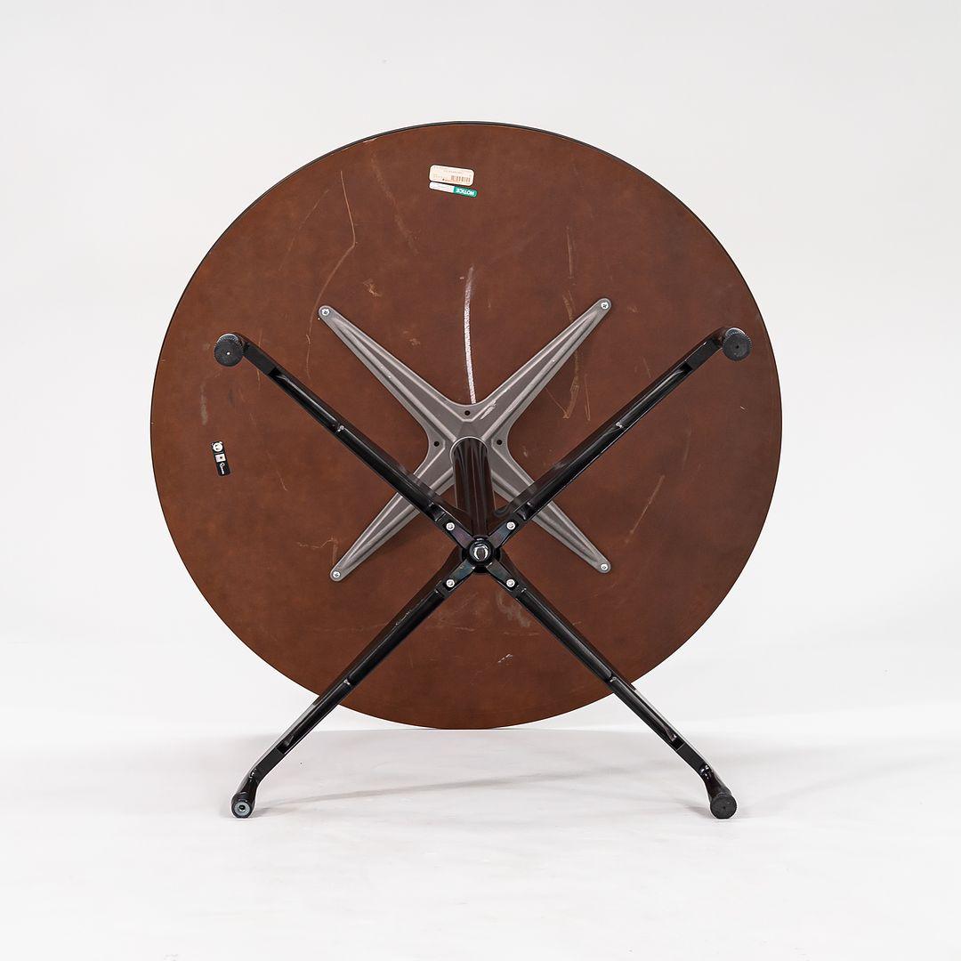 XXIe siècle et contemporain 2011 Herman Miller Eames Contract Dining Table 42 inch Round Faux Oak 3x Avail en vente