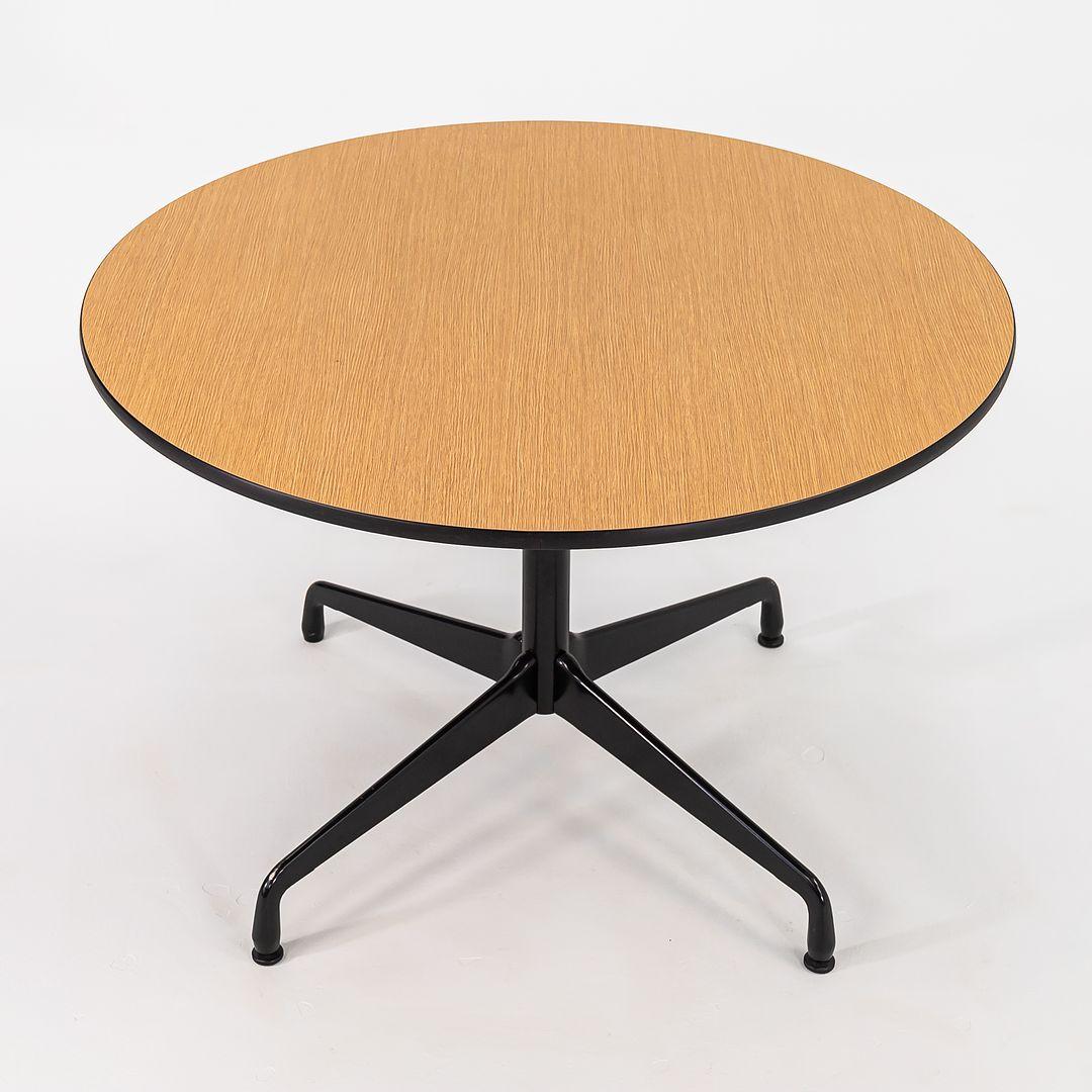 Aluminium 2011 Herman Miller Eames Contract Dining Table 42 inch Round Faux Oak 3x Avail en vente