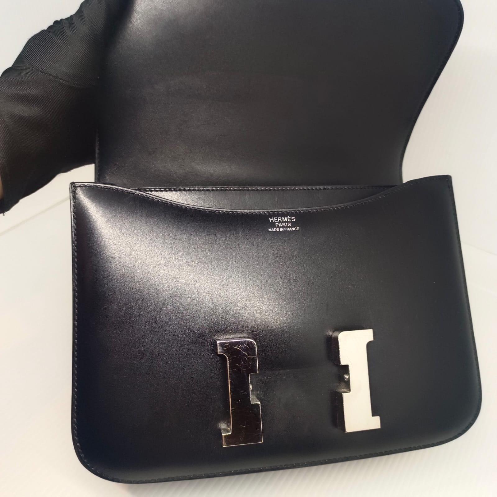 Classic constance 24 in black box leather with palladium hardware. Perfect for everyday bag. Slight scratches on the box leather. Hardware shows quiet significant scratch marks. Faint dirt marks on the lining. Stamp square o (2011). Bag only.