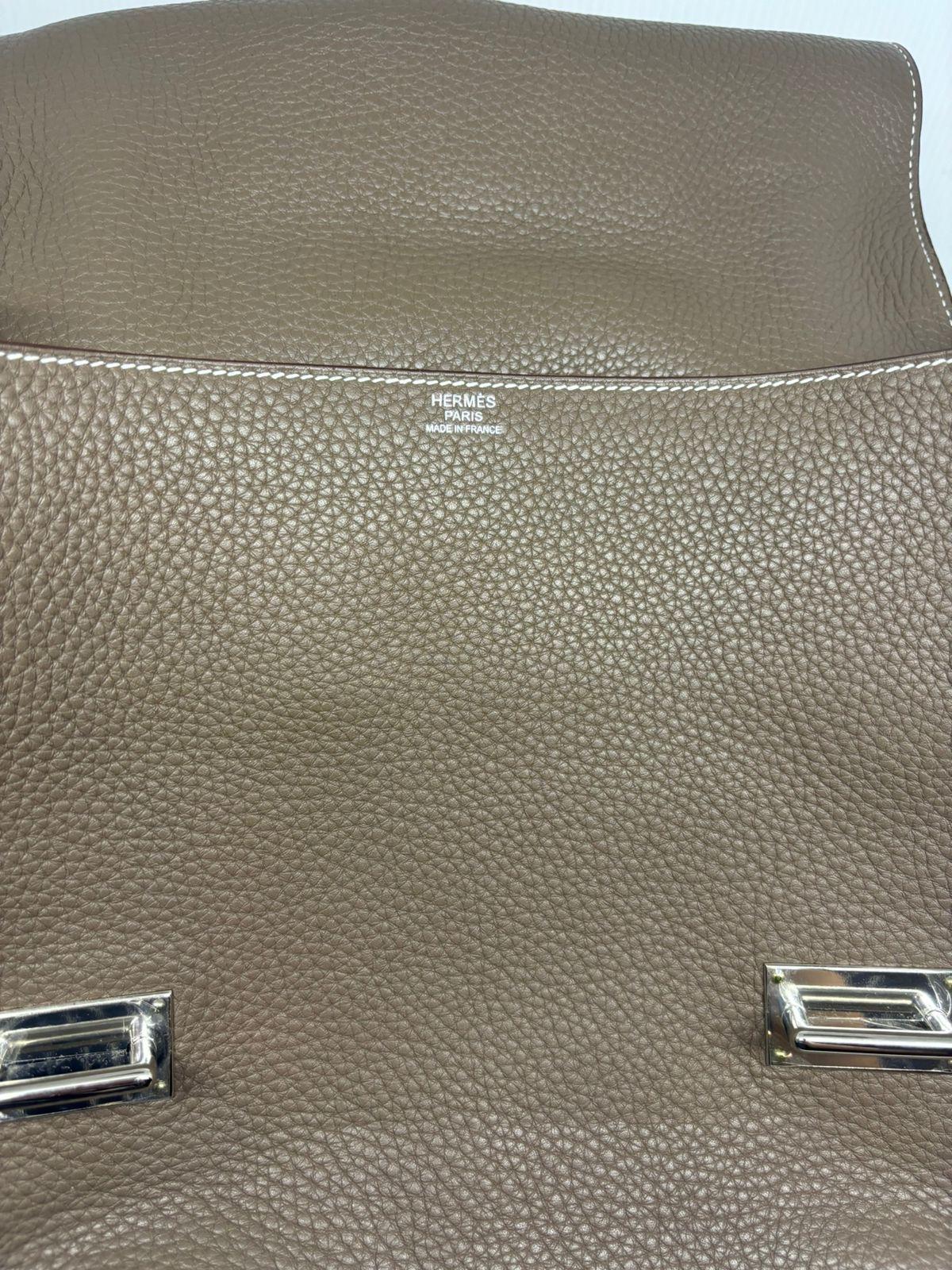 2011 Hermes Etoupe Clemence Steve Caporal 28 Messenger Bag In Good Condition In Jakarta, Daerah Khusus Ibukota Jakarta