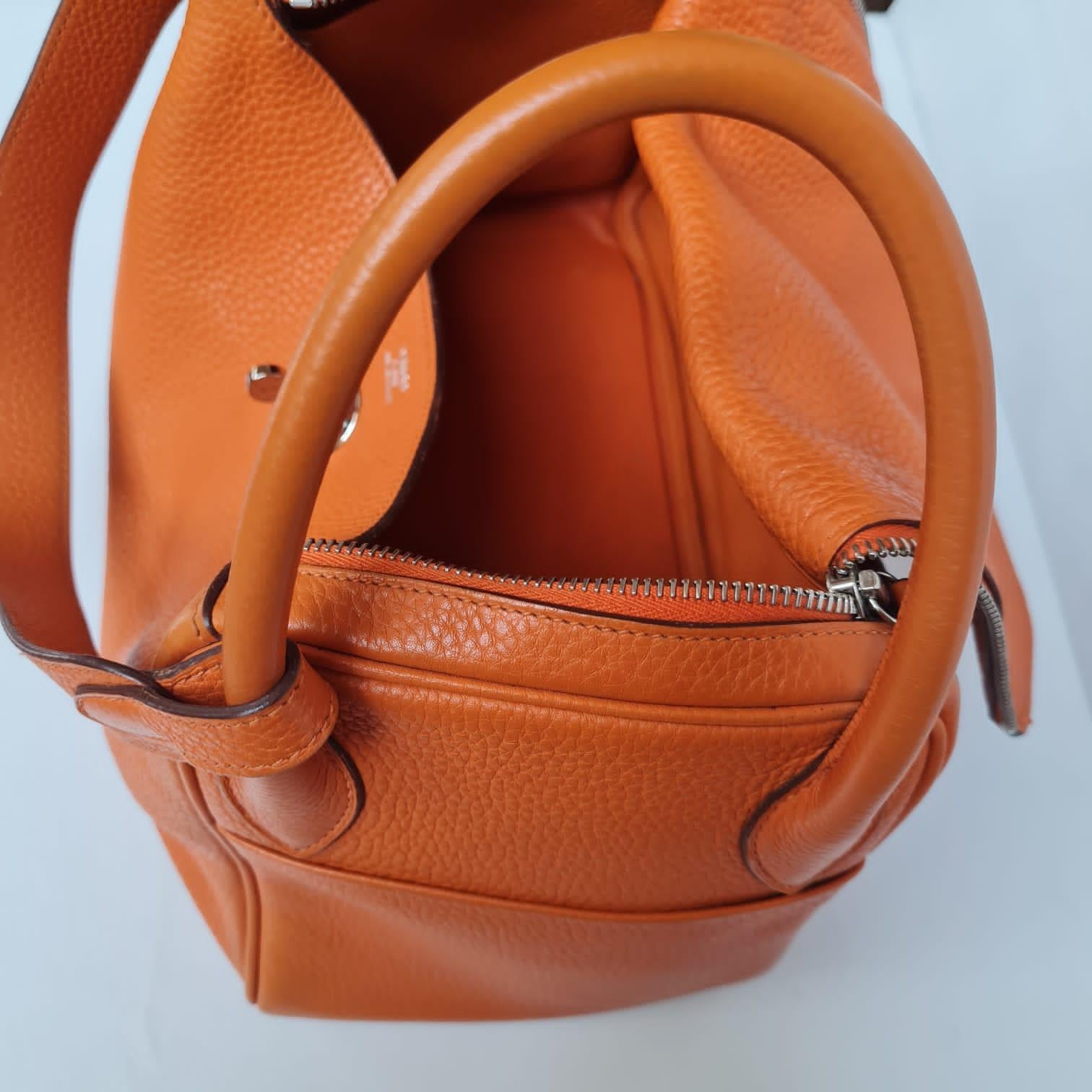 2011 Hermes Orange Clemence Leather Lindy 30 Bag 9